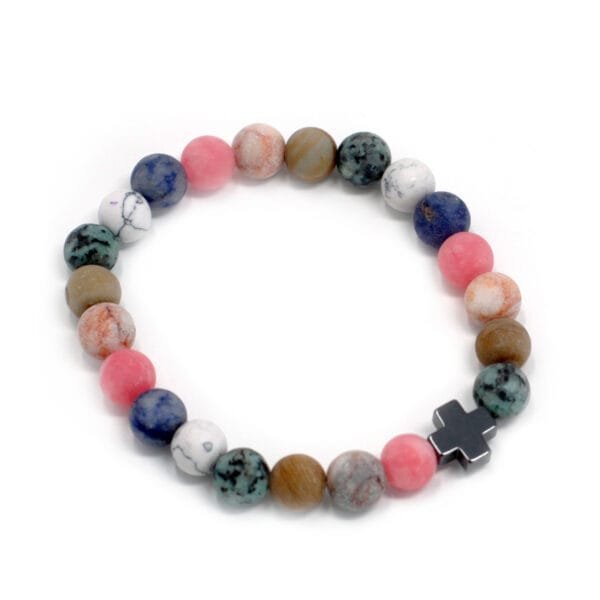 Pulsera de la amistad para la armonia con cruz en el centro con fondo flanco
